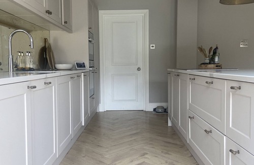 Southgate Casa | London Suburb Lux Home From Home - Walking Distance From Piccadilly Tube