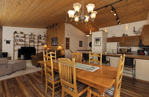 Big Sky Condominio | Lone Pine Retreat | Big Sky | Pet Friendly!