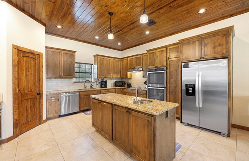 Concan Casa | Lone Star @ Frio River Vacation Rentals