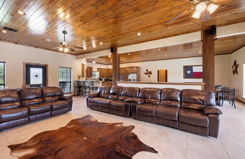 Concan Casa | Lone Star @ Frio River Vacation Rentals