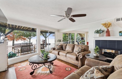Gun Barrel City Casa | Lone Star Lake Cottage-NEW Trex Deck, boat dock