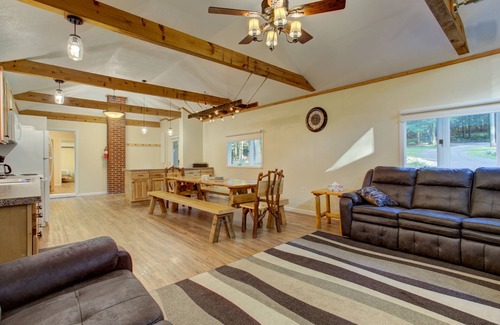Laurelton Cabina | Lone Star Lodge+God's Creation