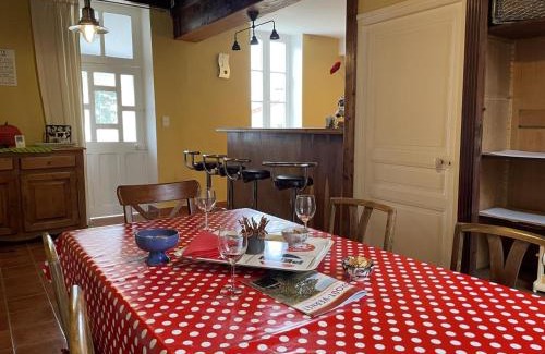 Brout-Vernet Casa | Longère bourbonnaise rénovée, calme, jardin, parking, proche commerces et loisirs - FR-1-489-35