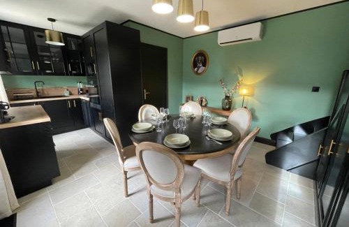 Moulins-sur-Yevre Casa | Longère cosy chic près de Bourges avec piscine, clim, WiFi et parking - FR-1-586-42