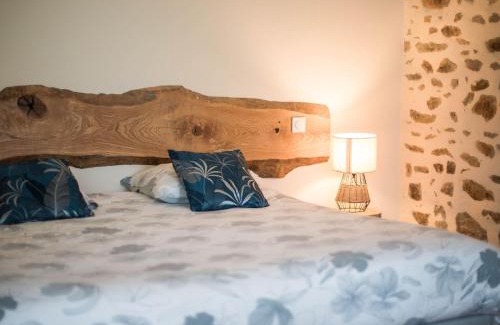 Saint-Leonard-des-Bois Casa | Longère rénovée avec charme, 5 chambres, grand jardin, proche du village, idéale pour 15 pers. - FR-1-410-355
