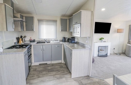 Evesham Cabaña | LONG ACRES LODGE, family friendly, with a garden in Evesham