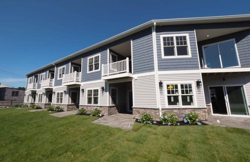 Gloucester Apartamento | Long Beach Suites: Steps To Beach, Newly Built