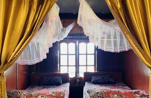 Dong Van Hotel | Long Co Tran Homestay