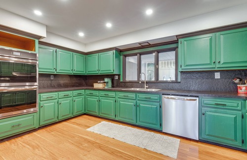 Sayville Casa | Long Island Vacation Rental: 4 Mi to Beach