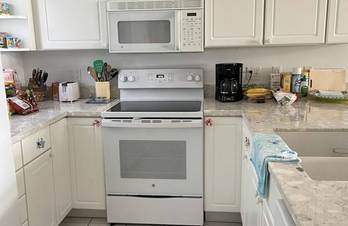 Layton Condominio | Long Key florida,Beachfront Paradise, two bedroom ,3.5 bath, on Ocean, with Pool