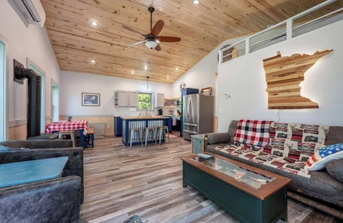 Cohasset Cabina | Long Lake Lookout - Two Bedroom, Two Bathroom, Private Lakefront Cabin in the Northwoods MN