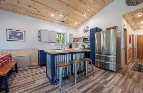 Cohasset Cabina | Long Lake Lookout - Two Bedroom, Two Bathroom, Private Lakefront Cabin in the Northwoods MN