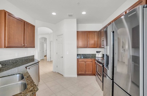 Bonita Springs Condominio | Long Lake View From This First Floor Coach Home