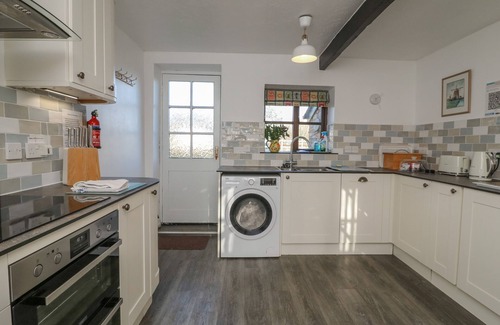 Littleham Cabaña | LONG LINNEY, pet friendly, character holiday cottage in Bideford