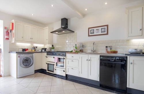 Copplestone Casa | Long Meadow Barn - sleeps 7 guests in 4 bedrooms