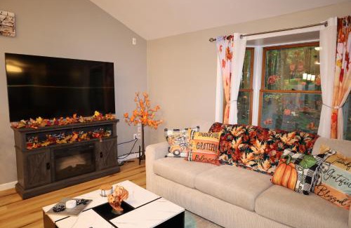 Long Pond Casa | Long pond, Pocono pines quiet & cozy!Kalahari 8mins