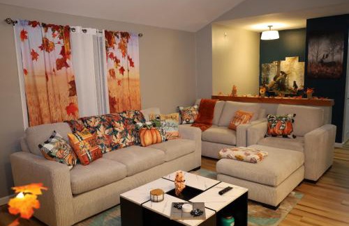 Long Pond Casa | Long pond, Pocono pines quiet & cozy!Kalahari 8mins