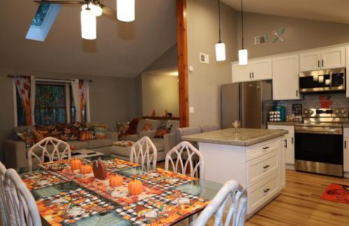 Long Pond Casa | Long pond, Pocono pines quiet & cozy!Kalahari 8mins