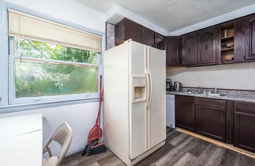 Detroit Casa | Long stay - Spacious 3 bedroom with 3 full bath