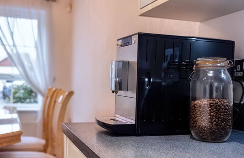 Peterborough Casa | ✅LONG STAYS 20% OFF-LARGE 4BED-PoolTable-Parking✅