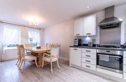 Peterborough Casa | ✅LONG STAYS 20% OFF-LARGE 4BED-PoolTable-Parking✅