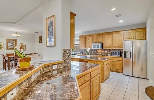 North Central Carrollton Casa | Long-term rental resident home with Spacious 8-bedroom with AC WiFi Laundry room