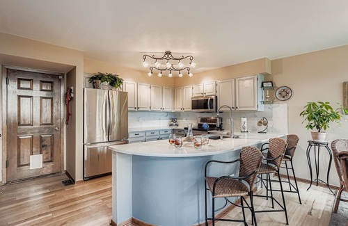 Genesse North Central Condominio | Long-Term Stay in Golden