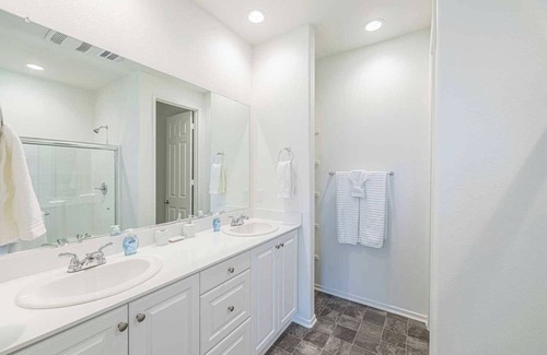 Lancaster Casa | Long Term Stay-Retreat｜Fenced Backyard｜Dedicate Workspace｜Pet Friendly #41589