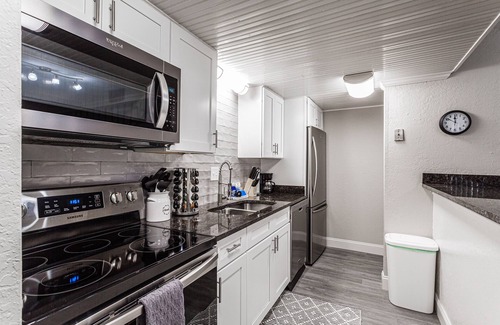 Ellendale Condominio | Long-Term stays - East Memphis near Germantown