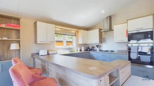 Ryde Casa | Long View in Roebeck Country Park, sleeps 4, beach 3.5 miles.