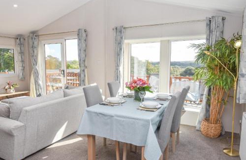 Ryde Casa | Long View in Roebeck Country Park, sleeps 4, beach 3.5 miles.