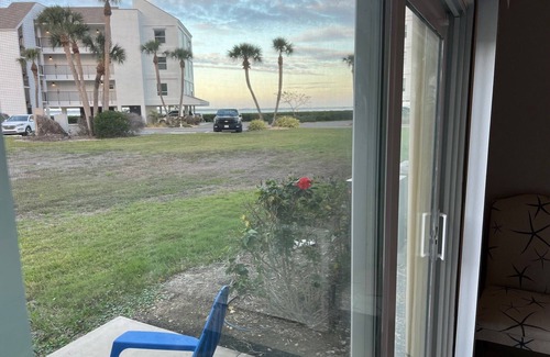 Longboat Key Villa | Longboat Key 1st Floor 2 bed/2 bath, Bayside Recreation-Beach Across the Street