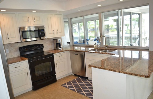 Longboat Key Casa | Longboat Key Waterfront 3BR house w/Pool in most desirable Country Club Shores