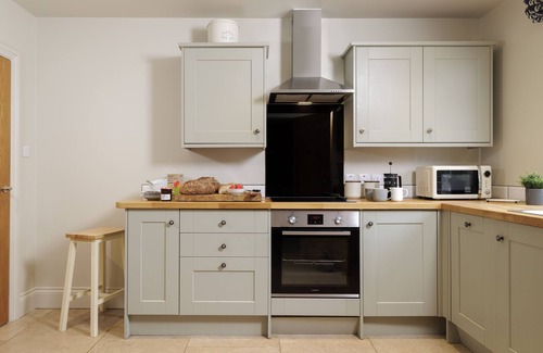 Longborough Cabaña | Longborough House - a beautiful house sleeping 10 guests