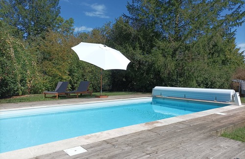 Couffy Casa | Longère (traditional long house) with swimming pool in a green setting