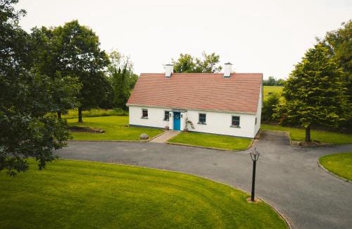 Ennybegs Casa | Longford Holiday Blue Sky Self Catering Cottage