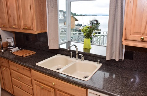 Sitka Cabina | Longliner Lodge and Suites
