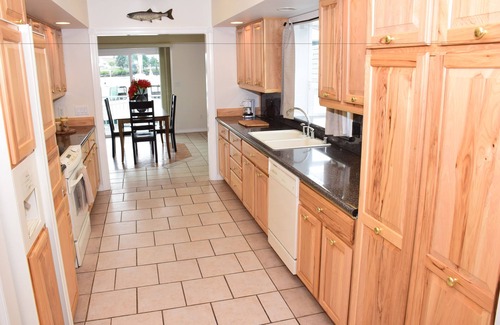 Sitka Cabina | Longliner Lodge and Suites