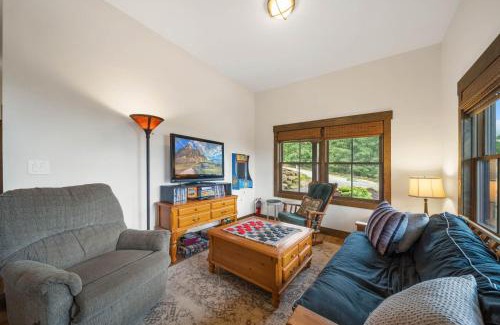 Boone Casa | Longview Cabin