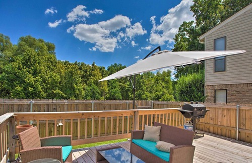 Longview Casa | Longview Family Home w/ Private Yard, Deck & Grill