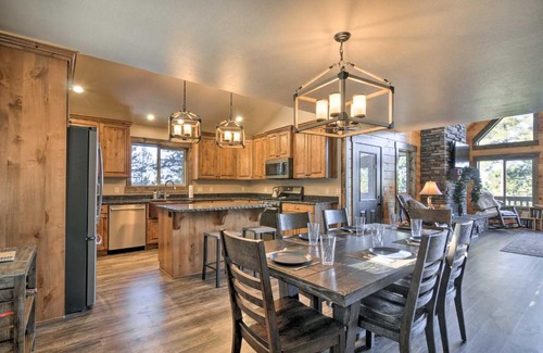 Mammoth Creek Casa | Longview Lodge with Furnished Deck and Fire Pit!