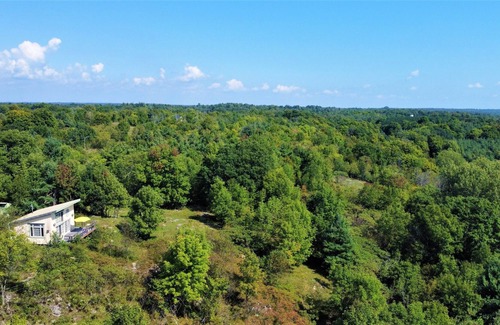 Tay Valley Chalet De Esquí | Longview: Private Hilltop Chalet on 88 Acres