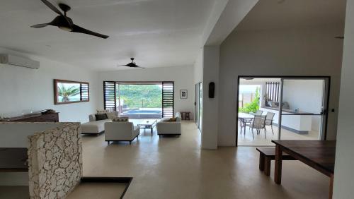Port Vila Casa | Longview - stunning views, sleeps 8