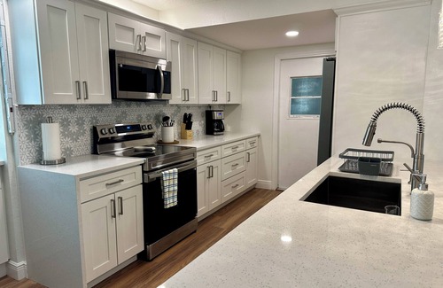 Longwood Casa | Longwood Getaway with Pool Table, BBQ Grill & Outdoor Space!