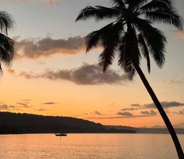 Hog Harbour Casa | Lonnoc ocean view beach bungalows