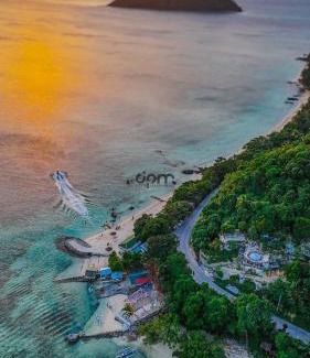 Romblon Island Hotel | Lonos Circle Ocean View Room