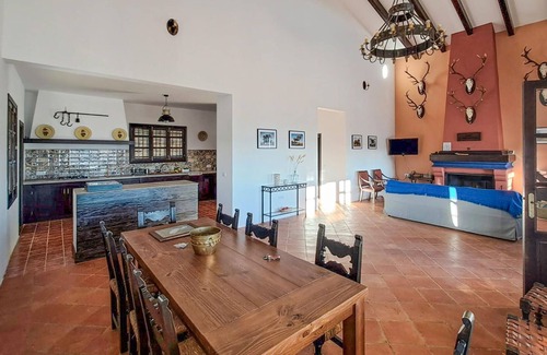 Penaflor Casa | Alojamiento de 4 habitaciones en Peñaflor