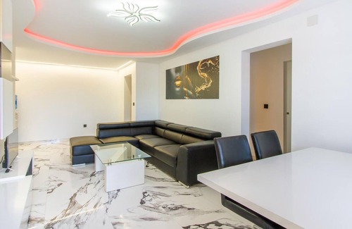 La Siesta Casa | Look forward to a relaxing holiday in this holiday home with sun terrace!
