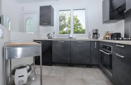 Chauve Casa | Look forward to a wonderful break in beautiful surroundings in this cozy vacation home.