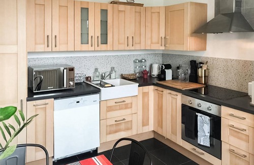 Servon Casa | Look forward to a wonderful stay in this spacious and cozy vacation home in a rural setting.